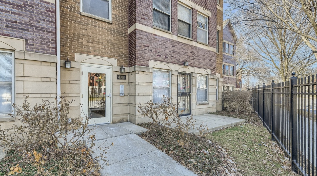 4108 South Drexel Boulevard - 3B
