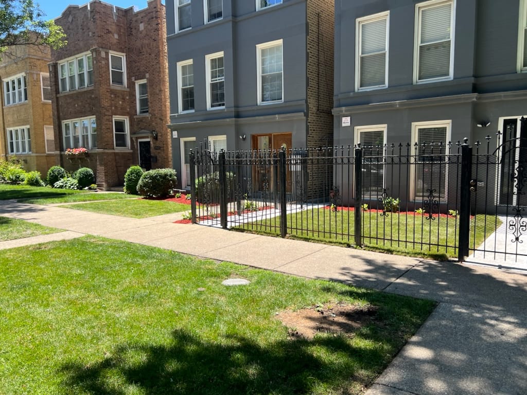 2946 North Rockwell Street - 3